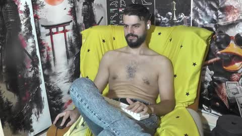 Snapshot of hornymaster93 chatting on October 8, 1:09 pm hornymaster online show from October 8, 1:09 pm