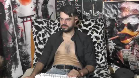 Snapshot of hornymaster93 chatting on October 25, 7:19 pm hornymaster online show from October 25, 7:19 pm