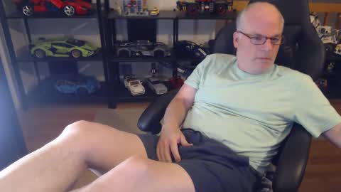 Snapshot of hornynthick70 chatting on December 16, 2:57 am hornynthick70 online show from December 16, 2:57 am