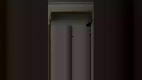 hornyonelooking1 online show from December 15, 7:23 am