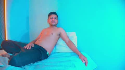 hornyshow1 online show from March 24, 11:59 am