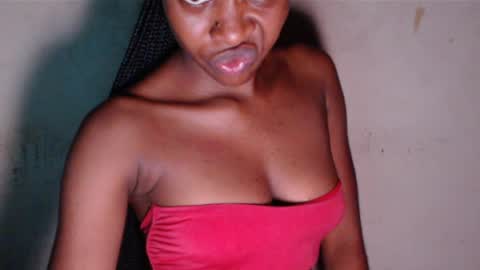 Snapshot of hornyslut_xx chatting on May 13, 7:33 pm Bella online show from May 13, 7:33 pm