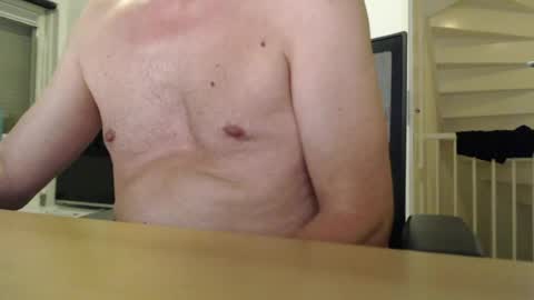 Snapshot of hornysteef09 chatting on July 13, 9:06 pm hornysteef09 online show from July 13, 9:06 pm