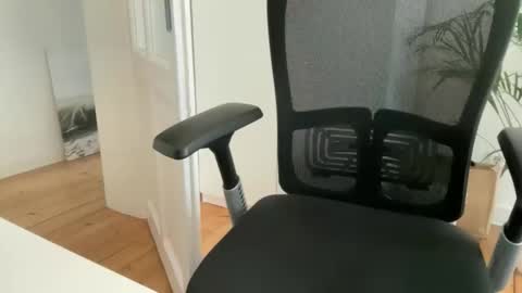 Steve online show from January 8, 10:06 am