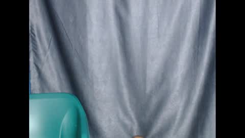 Snapshot of hornyxbum chatting on December 6, 12:56 am hornyxbum online show from December 6, 12:56 am