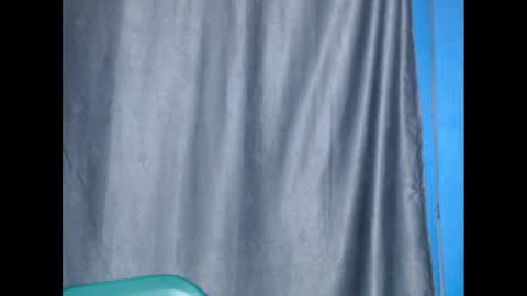 Snapshot of hornyxbum chatting on December 6, 7:12 pm hornyxbum online show from December 6, 7:12 pm