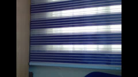 Snapshot of hornyxbum chatting on December 9, 7:28 am hornyxbum online show from December 9, 7:28 am