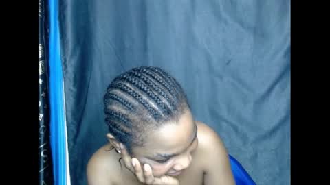 Snapshot of hornyxbum chatting on December 17, 9:50 am hornyxbum online show from December 17, 9:50 am