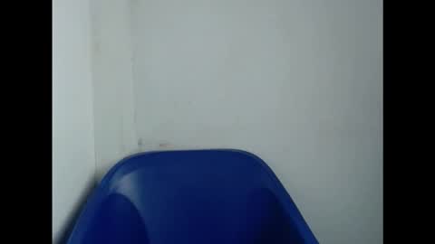 Snapshot of hornyxbum chatting on December 16, 12:48 am hornyxbum online show from December 16, 12:48 am