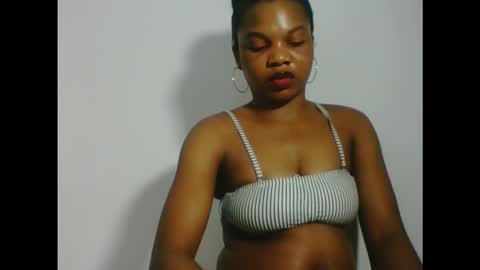 Snapshot of hornyxbum chatting on January 11, 11:32 pm hornyxbum online show from January 11, 11:32 pm