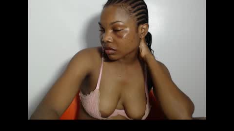 Snapshot of hornyxbum chatting on February 7, 10:02 pm hornyxbum online show from February 7, 10:02 pm