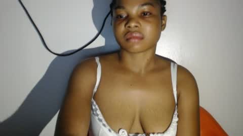 Snapshot of hornyxbum chatting on July 19, 10:19 am hornyxbum online show from July 19, 10:19 am