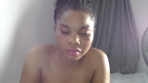 Snapshot of hornyxbum chatting on July 26, 7:10 pm hornyxbum online show from July 26, 7:10 pm