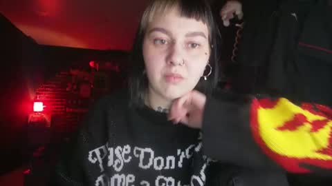 Snapshot of horror_circus chatting on December 4, 6:22 am Messalina Horror online show from December 4, 6:22 am