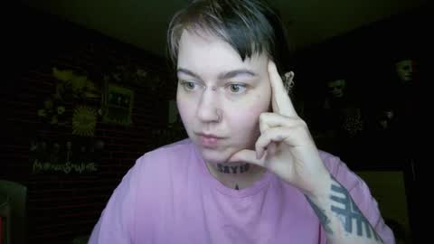 Snapshot of horror_circus chatting on May 31, 5:48 am Messalina Horror online show from May 31, 5:48 am