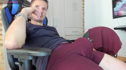 Snapshot of horse_man2 chatting on October 9, 8:40 pm horse_man2 online show from October 9, 8:40 pm