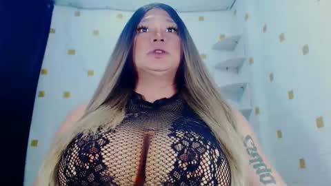 YOUR MAJESTY LUCY PEARL online show from January 27, 3:50 pm