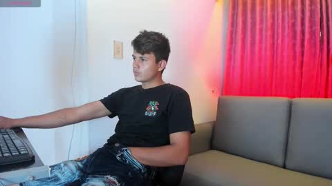 Snapshot of hospick_white chatting on November 14, 7:12 pm hospick_white online show from November 14, 7:12 pm