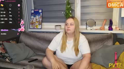 Snapshot of hot___________couple chatting on December 12, 7:15 pm hot couple online show from December 12, 7:15 pm