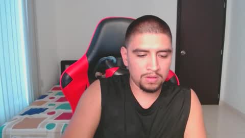 Snapshot of hot__husbands chatting on February 22, 9:15 pm hot__husbands online show from February 22, 9:15 pm