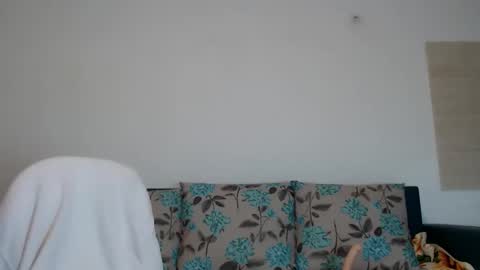 Sarah online show from December 16, 10:04 pm