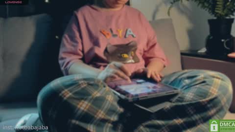 Snapshot of hot_babayaga chatting on February 17, 11:44 am   online show from February 17, 11:44 am