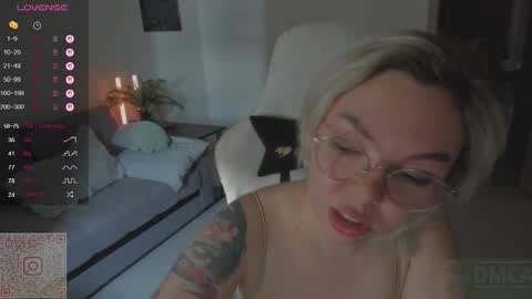 Snapshot of hot_babayaga chatting on September 13, 10:48 am   online show from September 13, 10:48 am