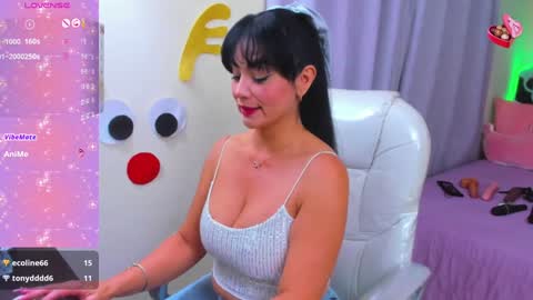 Snapshot of hot_beauty__ chatting on December 27, 4:26 am VALENTINA online show from December 27, 4:26 am