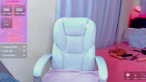 Snapshot of hot_beauty__ chatting on January 28, 11:38 am VALENTINA online show from January 28, 11:38 am