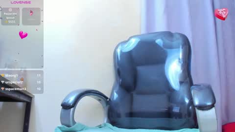 Snapshot of hot_beauty__ chatting on February 8, 5:29 am VALENTINA online show from February 8, 5:29 am