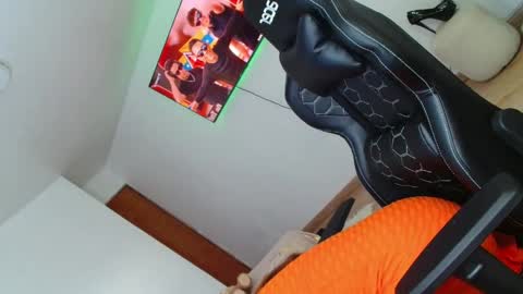 Snapshot of hot_beruska_gil chatting on June 1, 2:30 pm Beruska online show from June 1, 2:30 pm