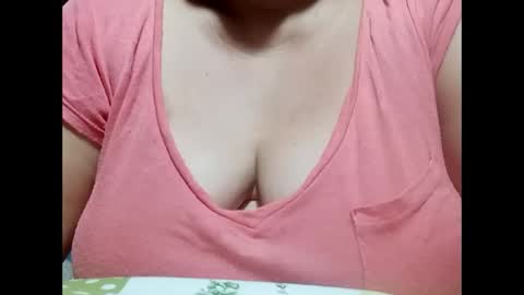Snapshot of hot_boobs21 chatting on December 12, 11:40 am hot_boobs21 online show from December 12, 11:40 am