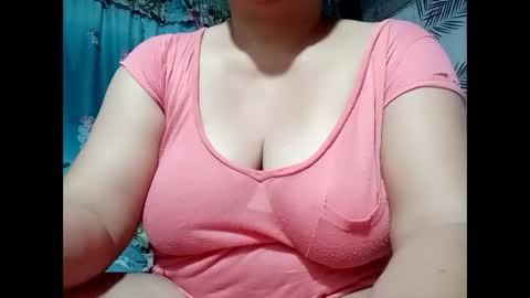 Snapshot of hot_boobs21 chatting on September 19, 10:10 pm hot_boobs21 online show from September 19, 10:10 pm