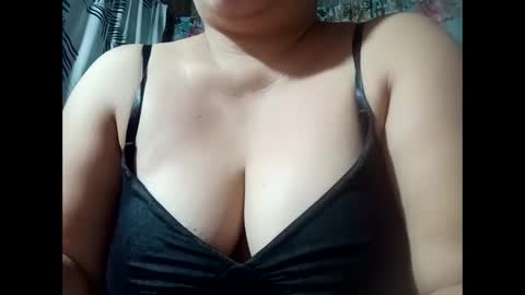Snapshot of hot_boobs21 chatting on October 24, 12:01 pm hot_boobs21 online show from October 24, 12:01 pm