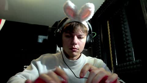 Hot boy 2002 online show from December 30, 12:42 pm