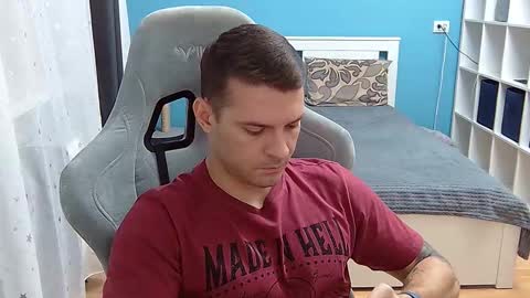 hot_cap_77 online show from December 5, 6:04 pm