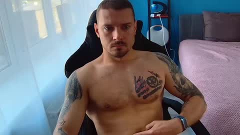 Snapshot of hot_cap_77 chatting on May 23, 11:03 am hot_cap_77 online show from May 23, 11:03 am