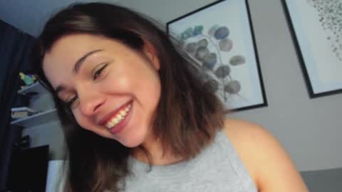 Snapshot of hot_chill__ chatting on December 28, 3:48 pm LiluCaroline online show from December 28, 3:48 pm