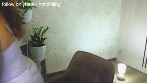 Snapshot of hot_chill__ chatting on November 23, 5:02 pm LiluCaroline online show from November 23, 5:02 pm