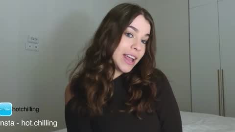 Snapshot of hot_chill__ chatting on January 12, 5:40 pm LiluCaroline online show from January 12, 5:40 pm