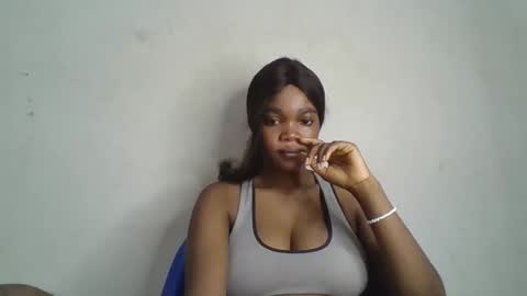 Snapshot of hot_choccoolate chatting on June 10, 3:44 pm Zarah online show from June 10, 3:44 pm