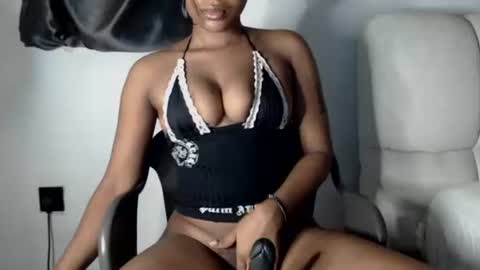 sonia  mis choco online show from April 18, 5:55 am