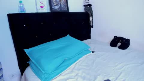 Snapshot of hot_couple_tattooo chatting on May 14, 3:24 am Emily Christian online show from May 14, 3:24 am