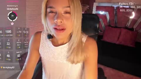 Snapshot of hot_cupid01 chatting on June 19, 10:41 am Valery online show from June 19, 10:41 am