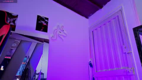 Snapshot of hot_destinyk chatting on June 27, 7:41 pm destinyk online show from June 27, 7:41 pm
