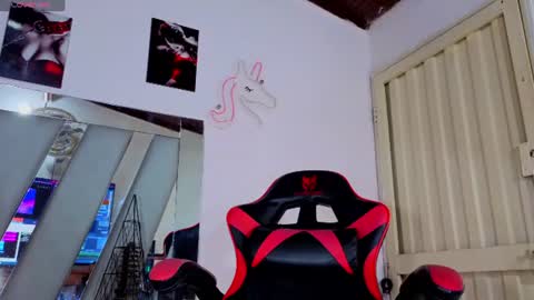 Snapshot of hot_destinyk chatting on July 9, 9:30 pm destinyk online show from July 9, 9:30 pm