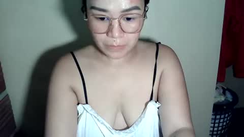 hot_emma1112 online show from June 20, 7:11 am