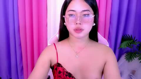 Snapshot of hot_hazelxx chatting on November 2, 10:23 pm Hazel online show from November 2, 10:23 pm