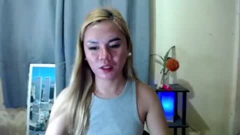 Snapshot of hot_jessyxoxo chatting on June 3, 6:13 pm Jessy online show from June 3, 6:13 pm