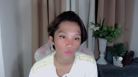Snapshot of hot_khianna chatting on May 17, 11:06 am Khianna online show from May 17, 11:06 am